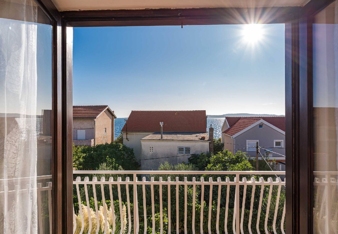 Ferienwohnung in Šibenik-Brodarica - Apartments Barbarella - three bedroom apartment with a sea view A2