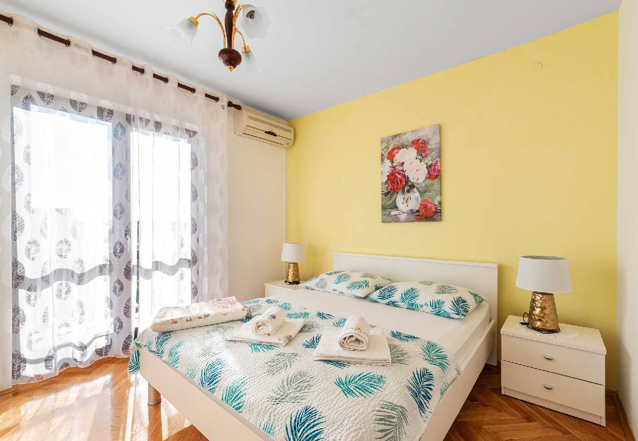 Ferienwohnung in Šibenik-Brodarica - Apartments Barbarella - three bedroom apartment with a sea view A2