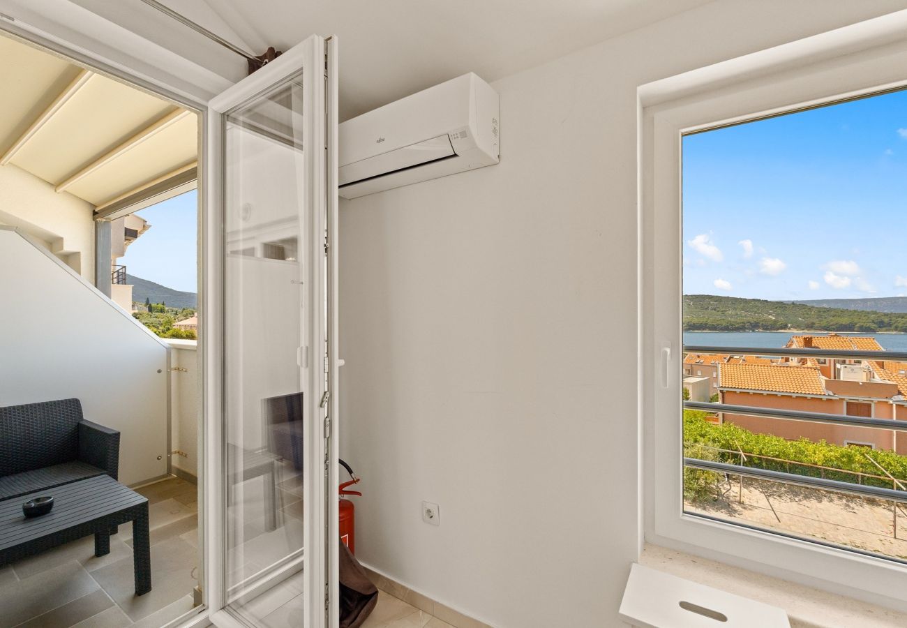 Ferienwohnung in Cres - Entspannung mit Meerblick - FeWo Paula, Insel Cres