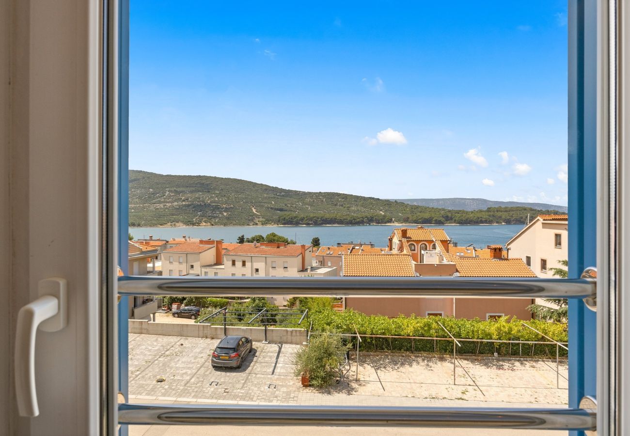 Ferienwohnung in Cres - Entspannung mit Meerblick - FeWo Paula, Insel Cres