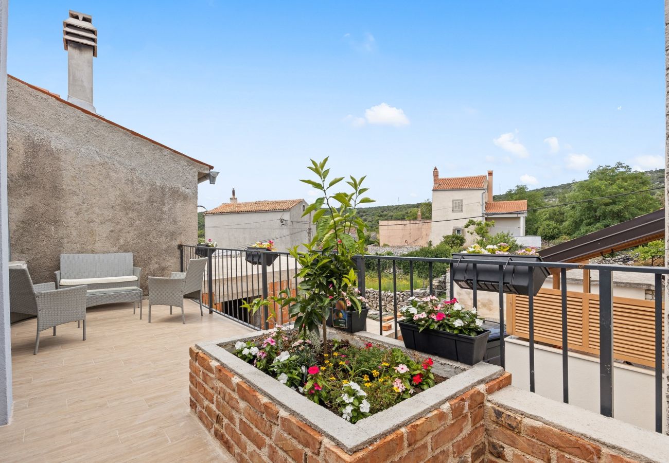 Ferienhaus in Orlec - Rural House with Jacuzzi and Foosball