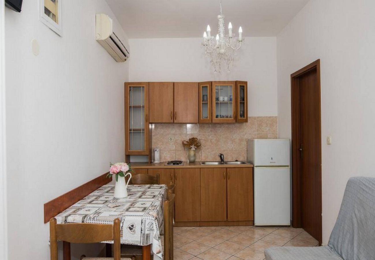 Ferienwohnung in Šibenik-Brodarica - Apartments Gaj Brodarica - A7