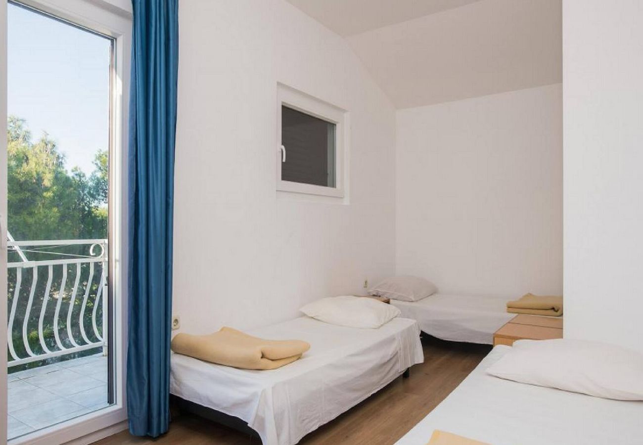 Ferienwohnung in Šibenik-Brodarica - Apartments Gaj Brodarica - A7