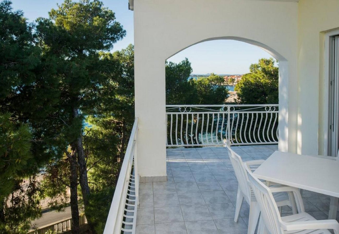 Ferienwohnung in Šibenik-Brodarica - Apartments Gaj Brodarica - A7