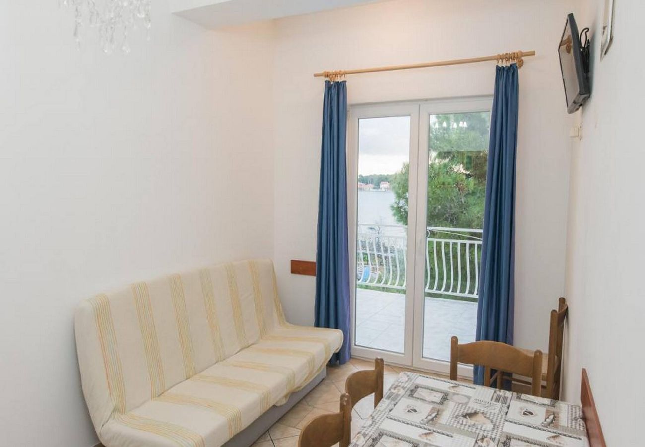 Ferienwohnung in Šibenik-Brodarica - Apartments Gaj Brodarica - A7