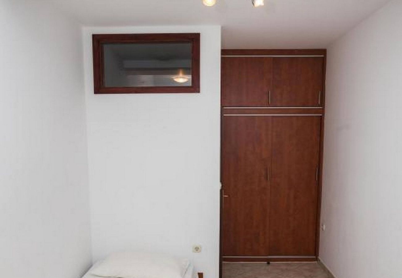 Ferienwohnung in Šibenik-Brodarica - Apartments Gaj Brodarica - A7