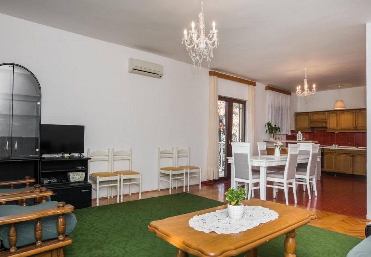 Ferienwohnung in Šibenik-Brodarica - Apartments Gaj Brodarica - A6