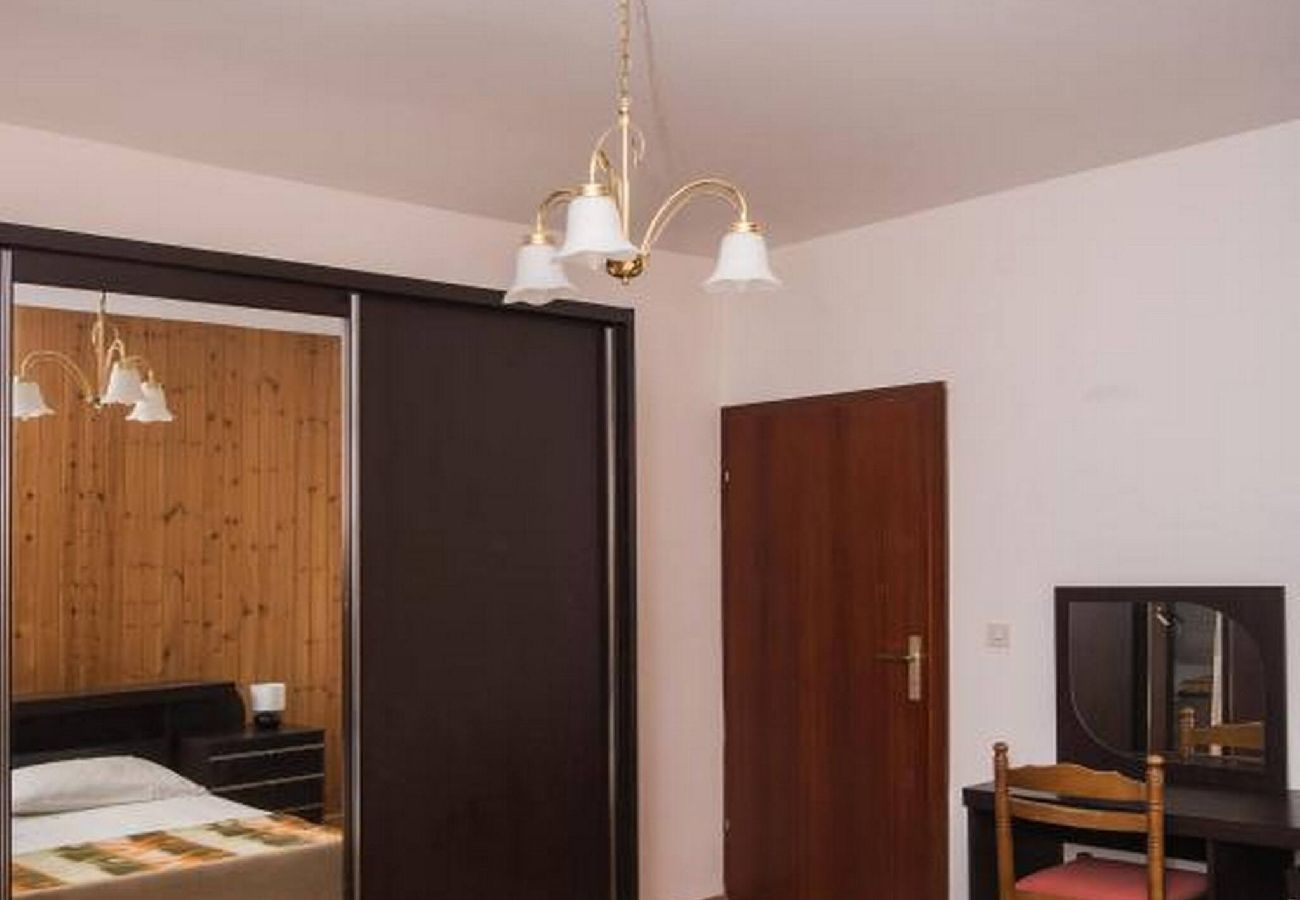 Ferienwohnung in Šibenik-Brodarica - Apartments Gaj Brodarica - A6