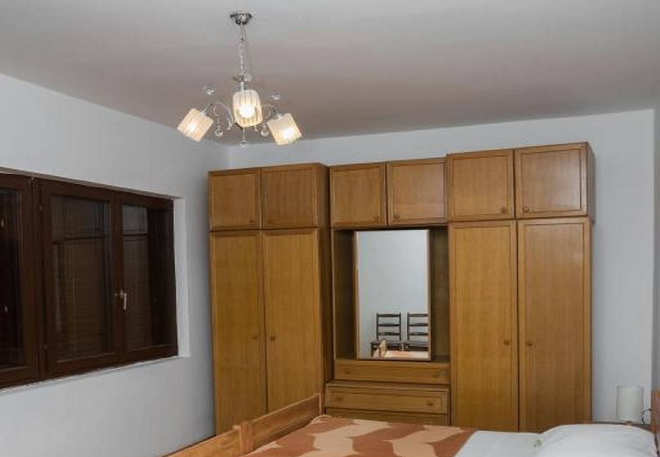 Ferienwohnung in Šibenik-Brodarica - Apartments Gaj Brodarica - A6