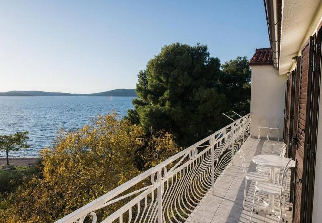 Šibenik-Brodarica - Ferienwohnung