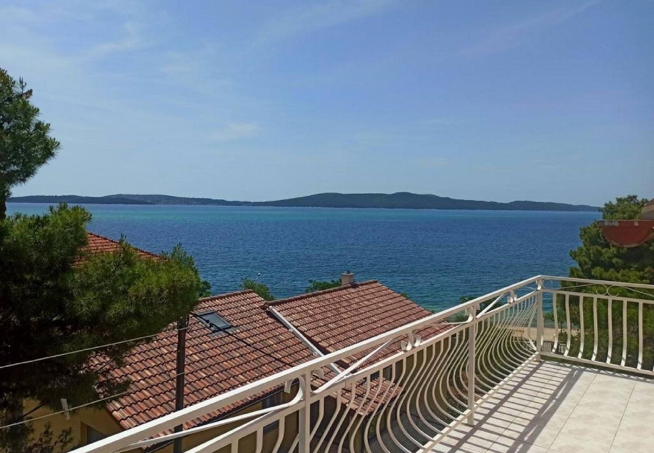 Ferienwohnung in Šibenik-Brodarica - Apartments Pletikosa Gaj - two bedroom apartment with a sea view A5