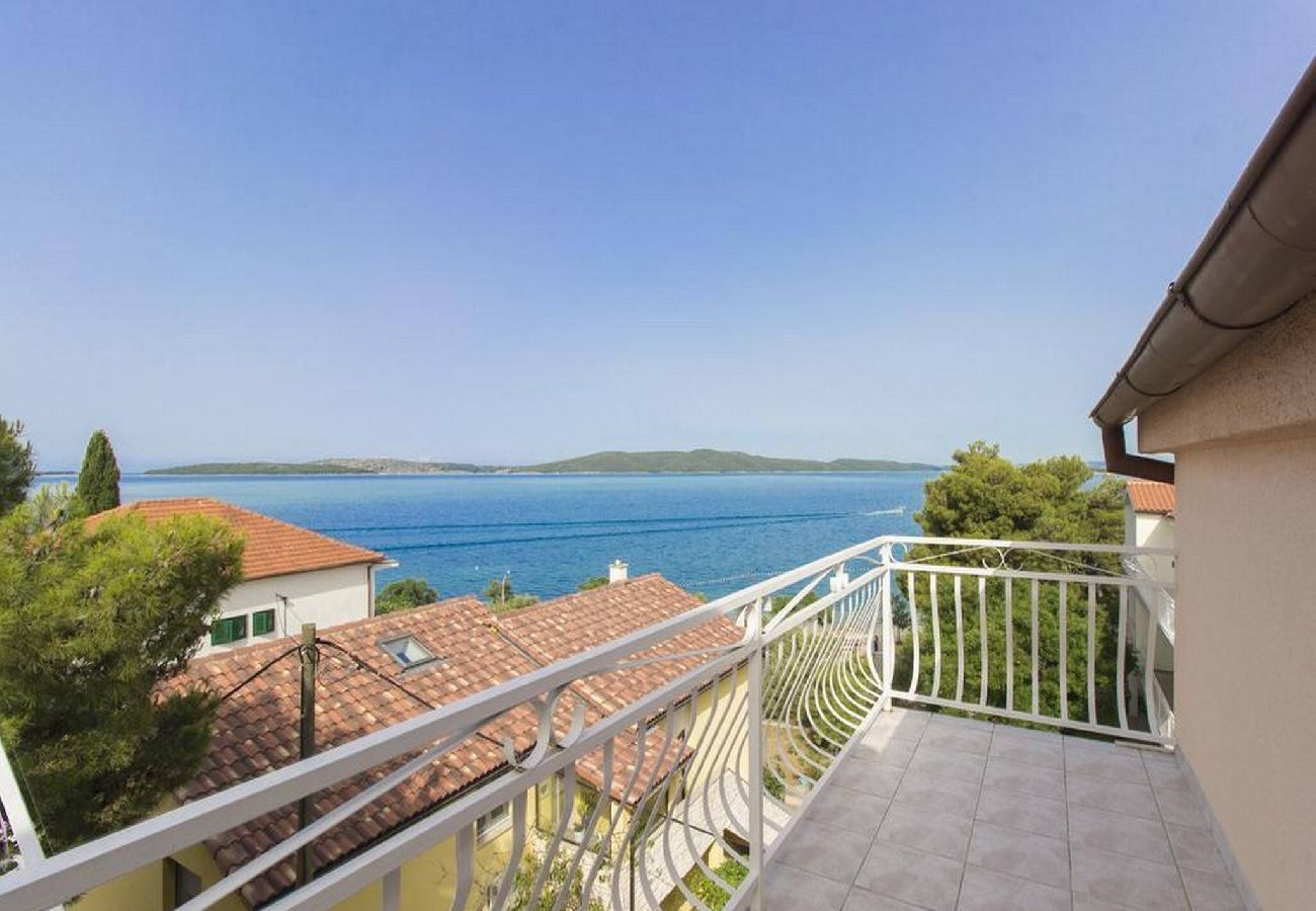 Ferienwohnung in Šibenik-Brodarica - Apartments Pletikosa Gaj - two bedroom apartment with a sea view A5