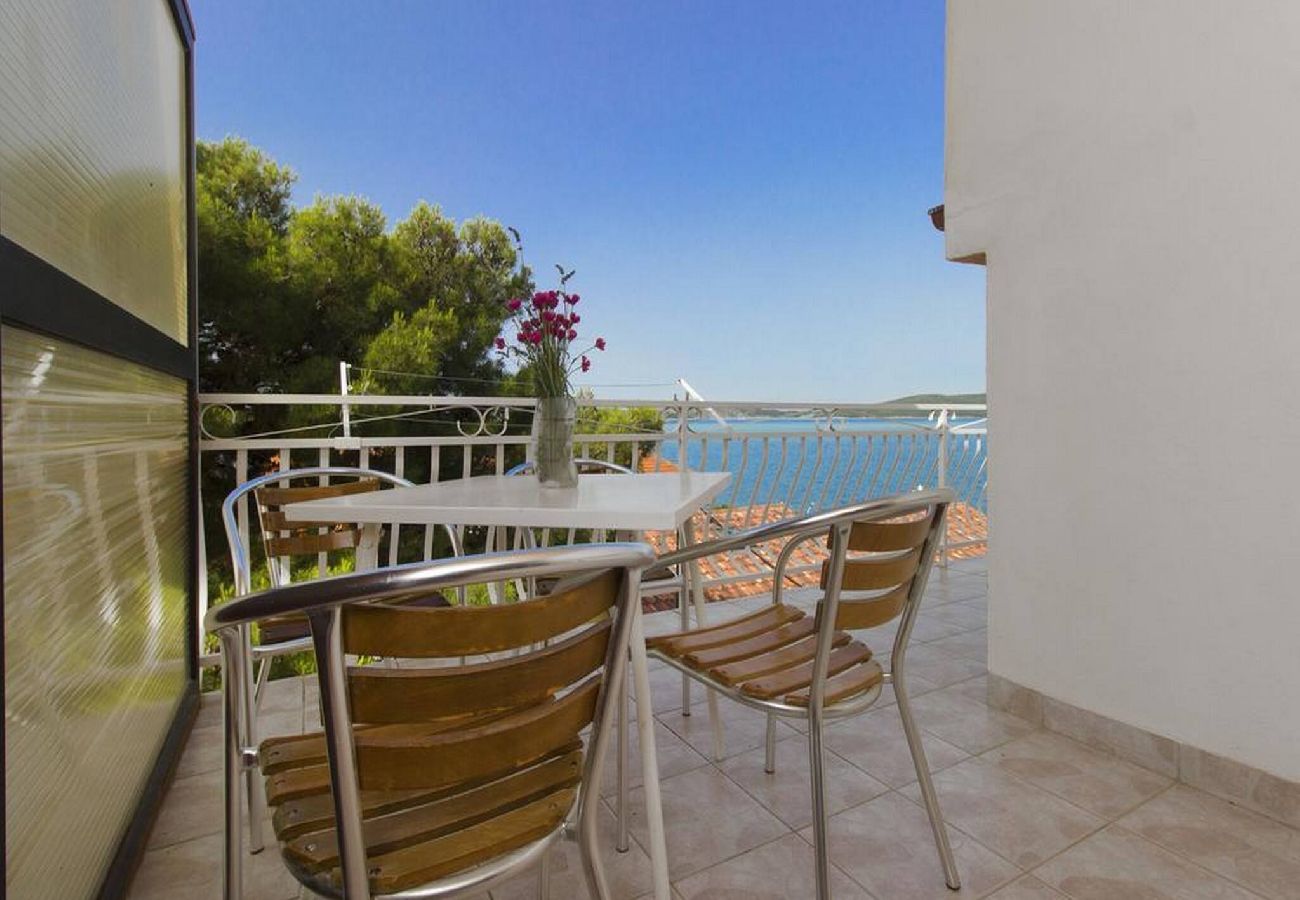 Ferienwohnung in Šibenik-Brodarica - Apartments Pletikosa Gaj - two bedroom apartment with a sea view A4