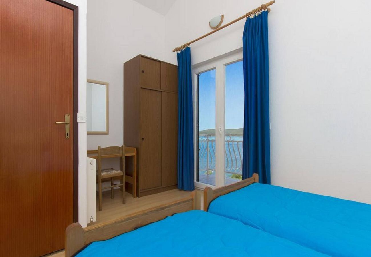 Ferienwohnung in Šibenik-Brodarica - Apartments Pletikosa Gaj - two bedroom apartment with a sea view A4