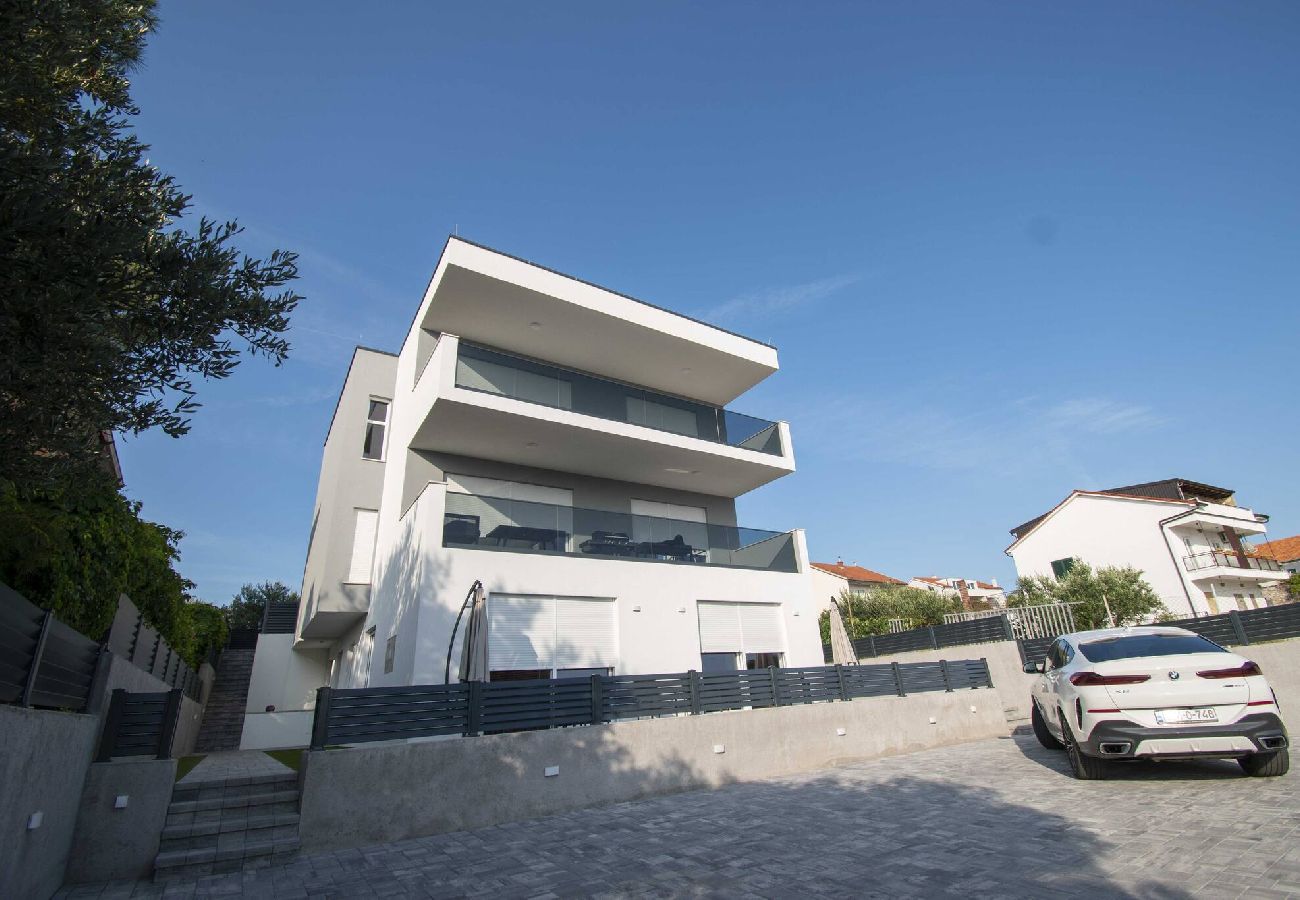 Ferienwohnung in Šibenik-Brodarica - Luxury Apartment Tisa - three bedroom apartment with a sea view