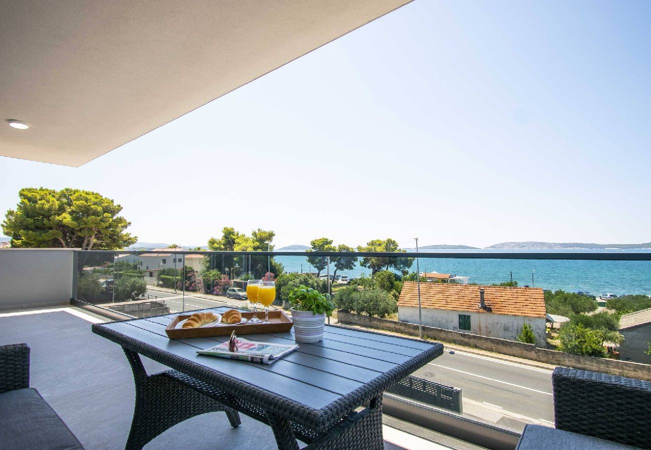 Ferienwohnung in Šibenik-Brodarica - Luxury Apartment Tisa - three bedroom apartment with a sea view