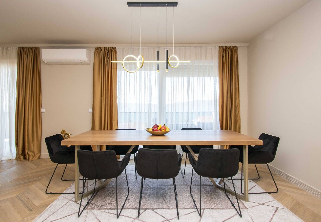 Ferienwohnung in Šibenik-Brodarica - Luxury Apartment Tisa - three bedroom apartment with a sea view