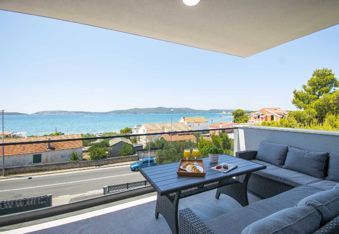 Ferienwohnung in Šibenik-Brodarica - Luxury Apartment Tisa - three bedroom apartment with a sea view