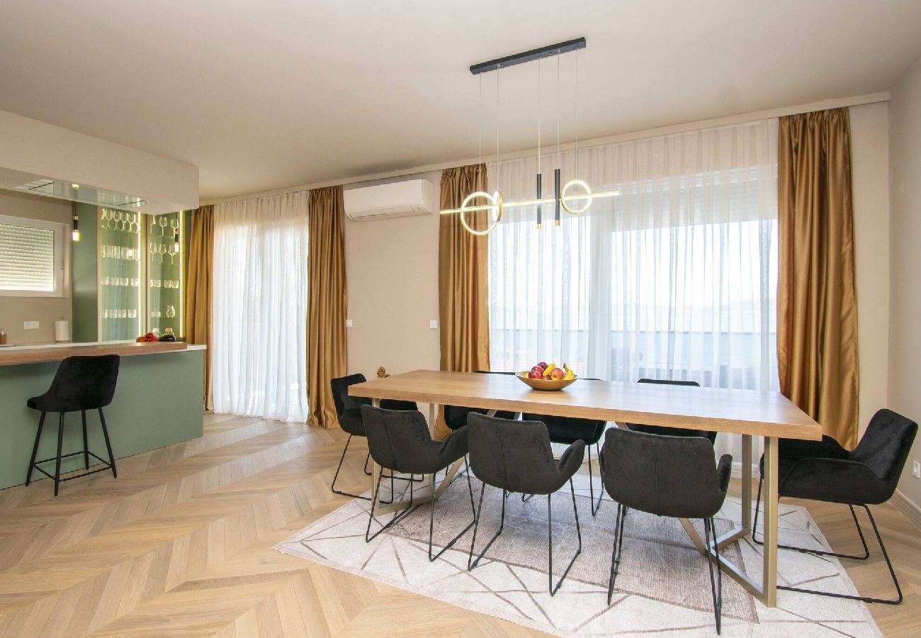 Ferienwohnung in Šibenik-Brodarica - Luxury Apartment Tisa - three bedroom apartment with a sea view