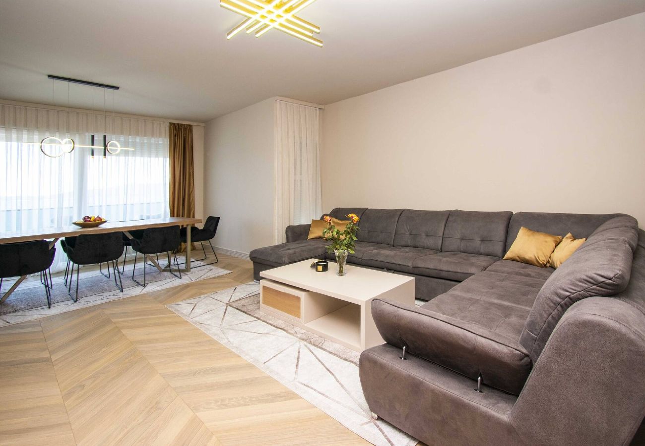 Ferienwohnung in Šibenik-Brodarica - Luxury Apartment Tisa - three bedroom apartment with a sea view