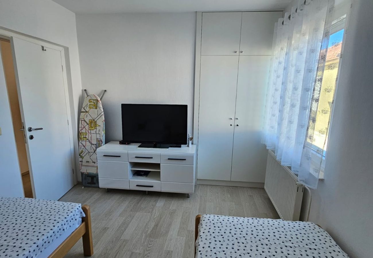 Ferienwohnung in Tribunj - Apartments Olga - two bedroom apartment with a sea view A2