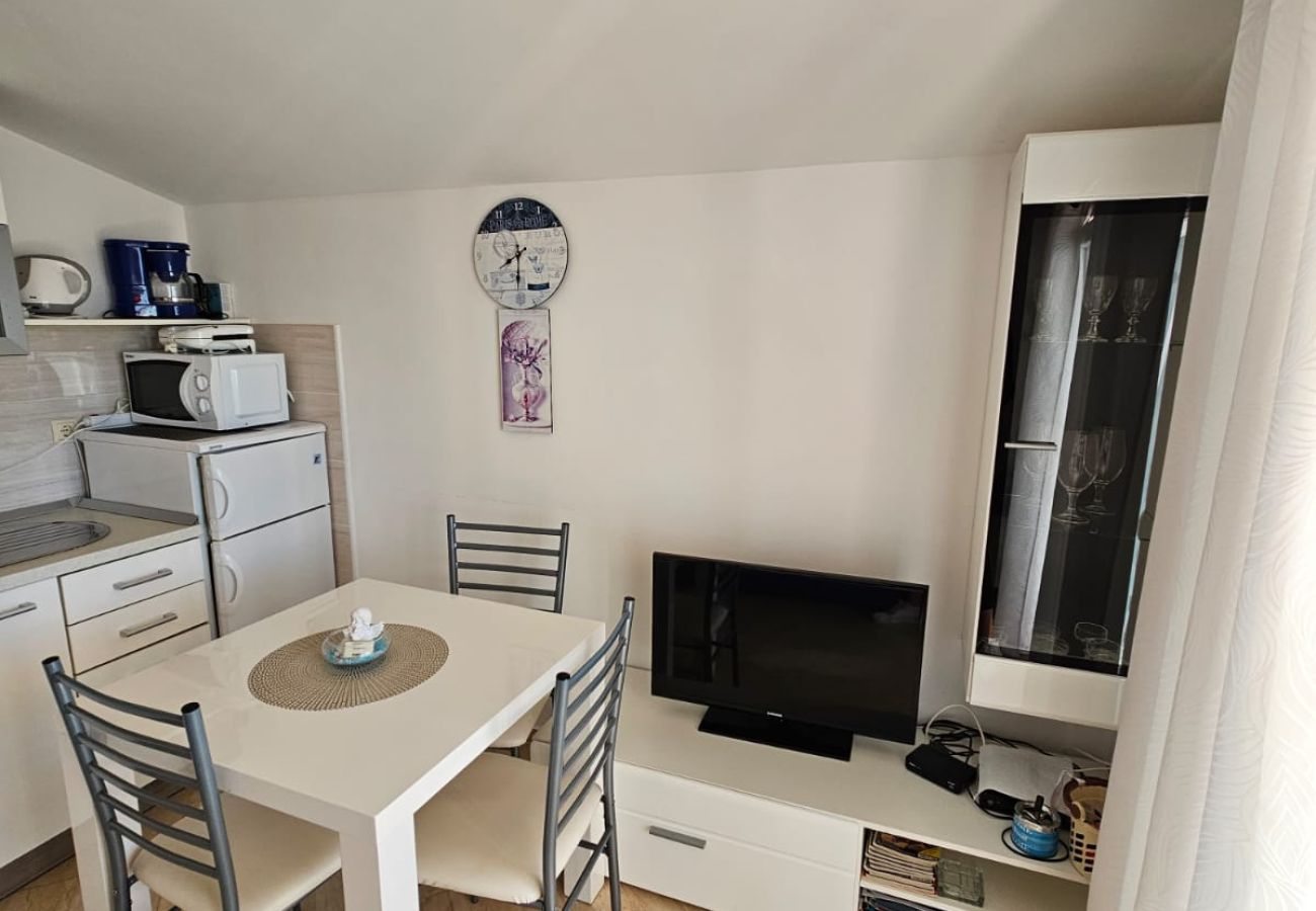 Ferienwohnung in Tribunj - Apartments Olga - two bedroom apartment with a sea view A4