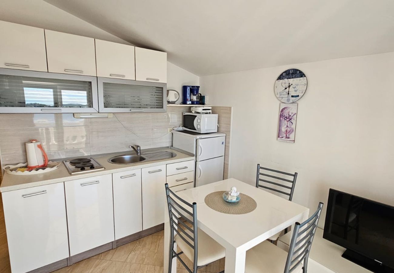 Ferienwohnung in Tribunj - Apartments Olga - two bedroom apartment with a sea view A4