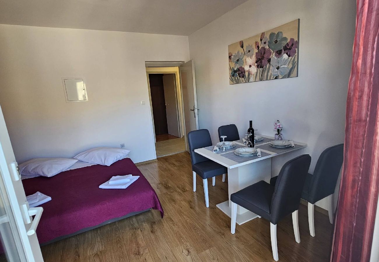 Ferienwohnung in Grebaštica - Apartments Miro - one bedroom apartment