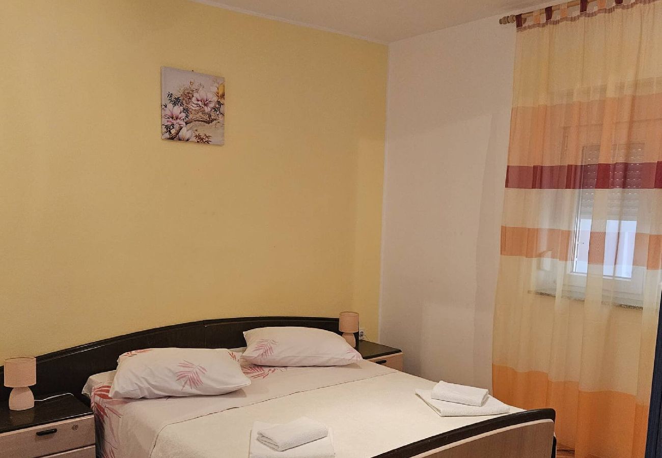 Ferienwohnung in Grebaštica - Apartments Miro - one bedroom apartment