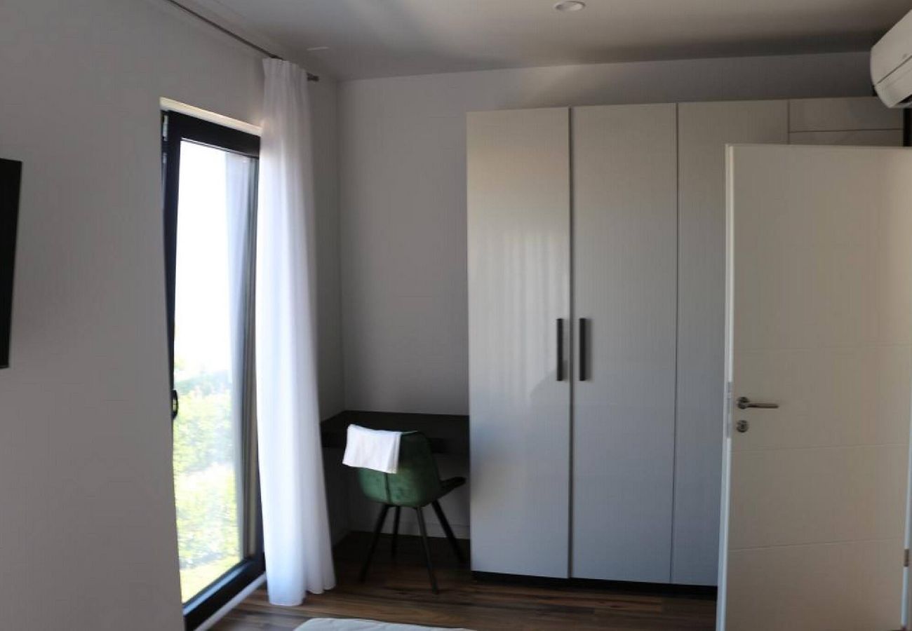 Ferienwohnung in Ugljan - Apartments Marvi - one bedroom apartment with a sea view A1