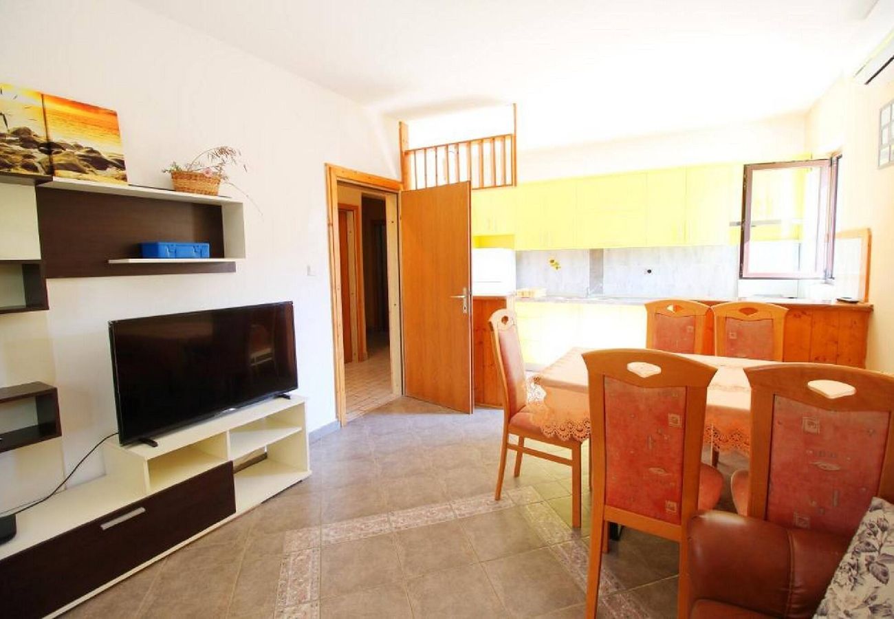 Ferienwohnung in Dinjiška - Apartments Dubravica - two bedroom apartment with a sea view