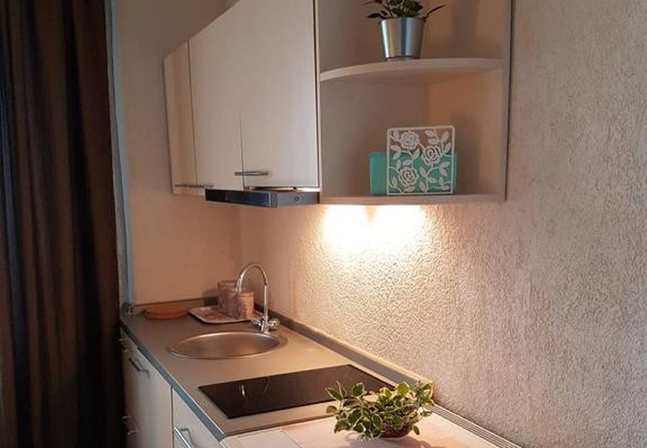 Ferienwohnung in Šibenik - Apartment Aduro - one bedroom apartment