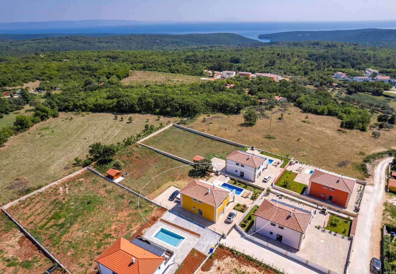 Villa in Krnica - Bezaubernde Villa East mit Pool und Whirlpool