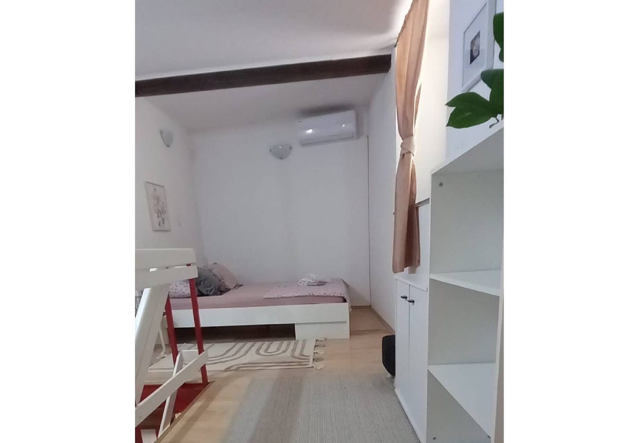 Studio in Šibenik - Studio Apartment Malina - City Center Apartment