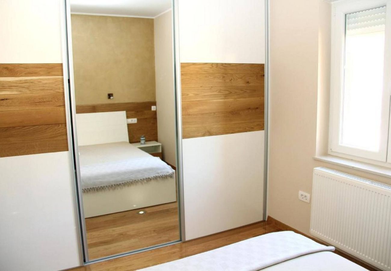 Ferienwohnung in Šibenik - Apartment Jamnjak - one bedroom apartment