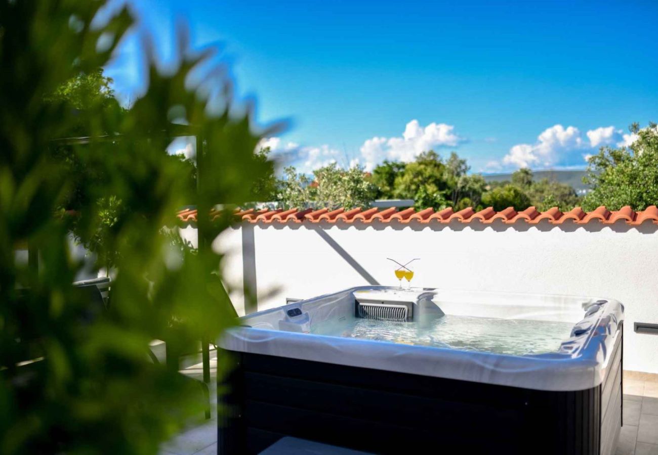 Villa in Pašman - Villa Kate - four bedroom house with a jacuzzi