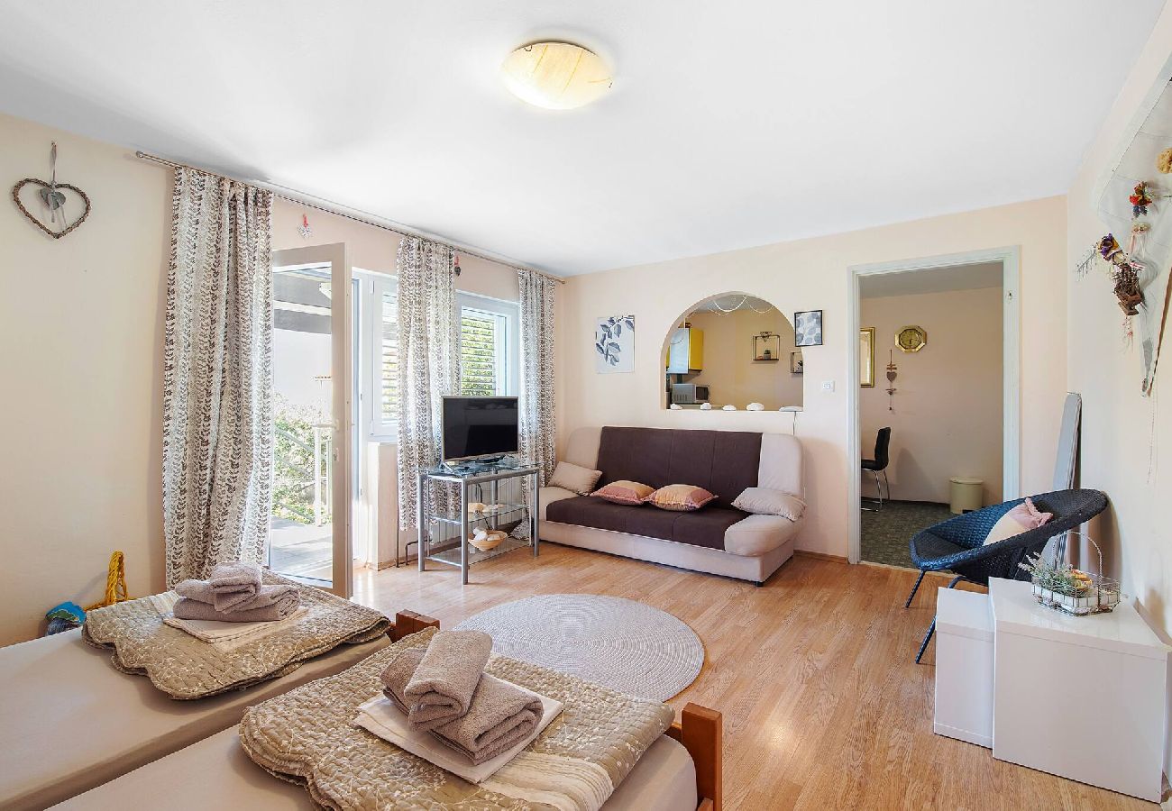 Ferienwohnung in Šibenik-Brodarica - Apartments Nena - Apartment mit einem Schlafzimmer und Balkon (Matea A1)