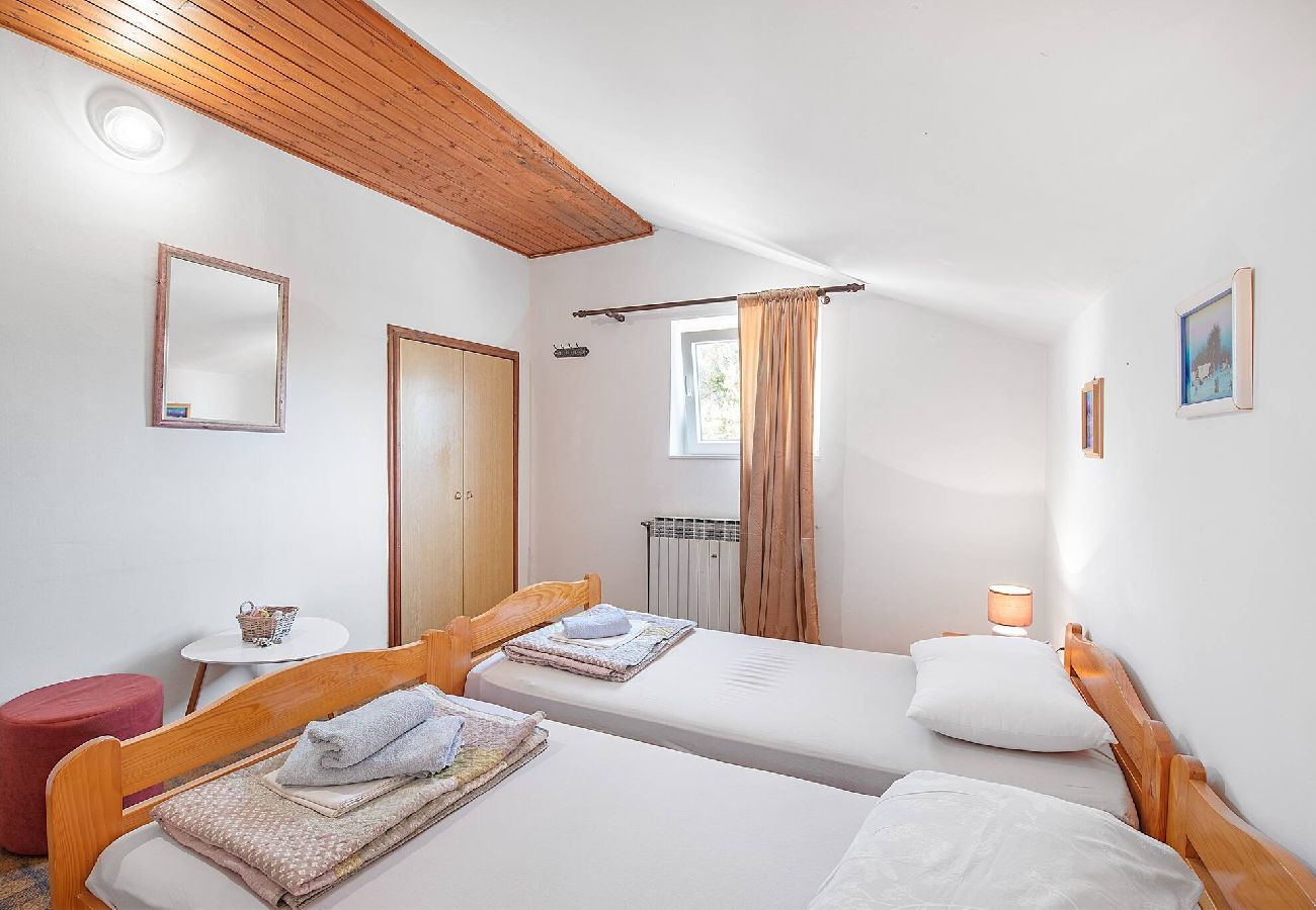 Ferienwohnung in Šibenik-Brodarica - Apartments Nena - Apartment mit zwei Schlafzimmern und Balkon (Paola A2)