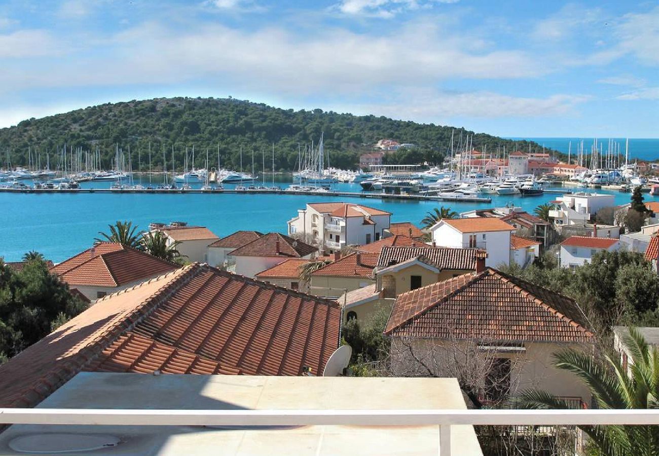 Ferienwohnung in Rogoznica - Apartment Mili – Apartment mit zwei Schlafzimmern und Meerblick