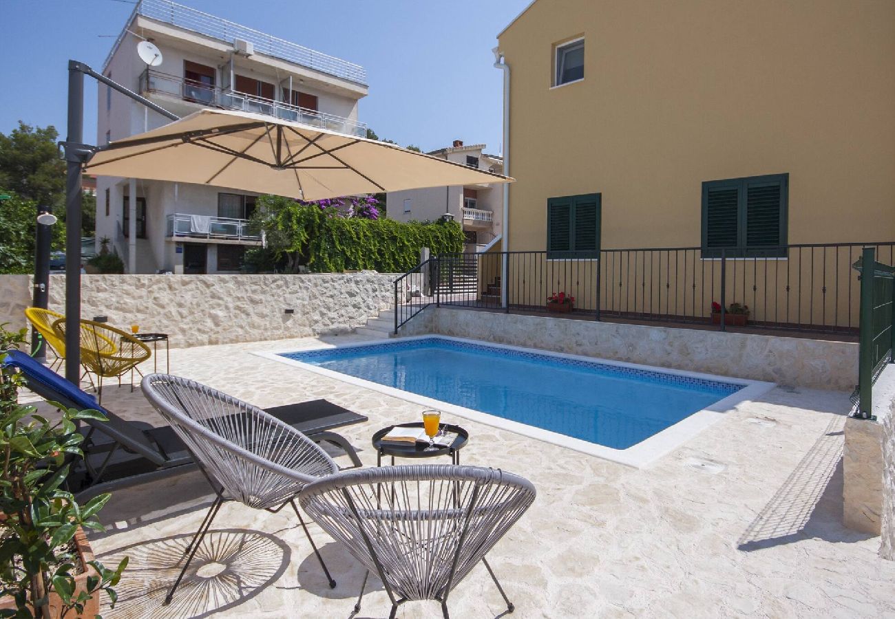 Ferienwohnung in Šibenik-Brodarica - Apartments Tonia - Apartment mit einem Schlafzimmer und Meerblick (Tonia A2)