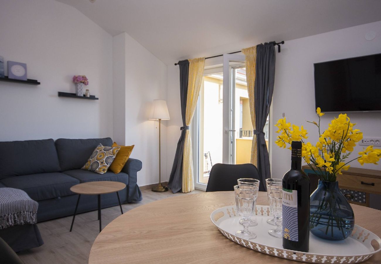 Ferienwohnung in Šibenik-Brodarica - Apartments Tonia - Apartment mit einem Schlafzimmer und Meerblick (Tonia A2)