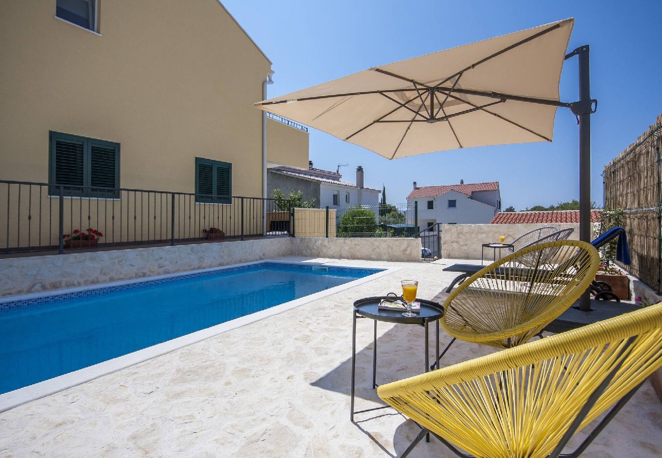 Ferienwohnung in Šibenik-Brodarica - Apartments Tonia - Apartment mit einem Schlafzimmer und Meerblick (Tonia A2)