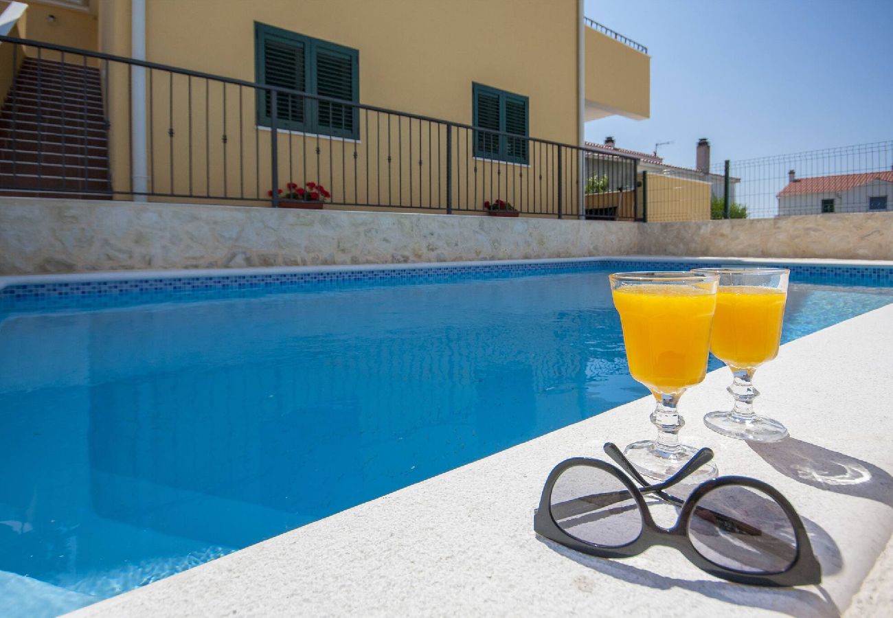 Ferienwohnung in Šibenik-Brodarica - Apartments Tonia - Apartment mit einem Schlafzimmer und Meerblick (Tonia A2)