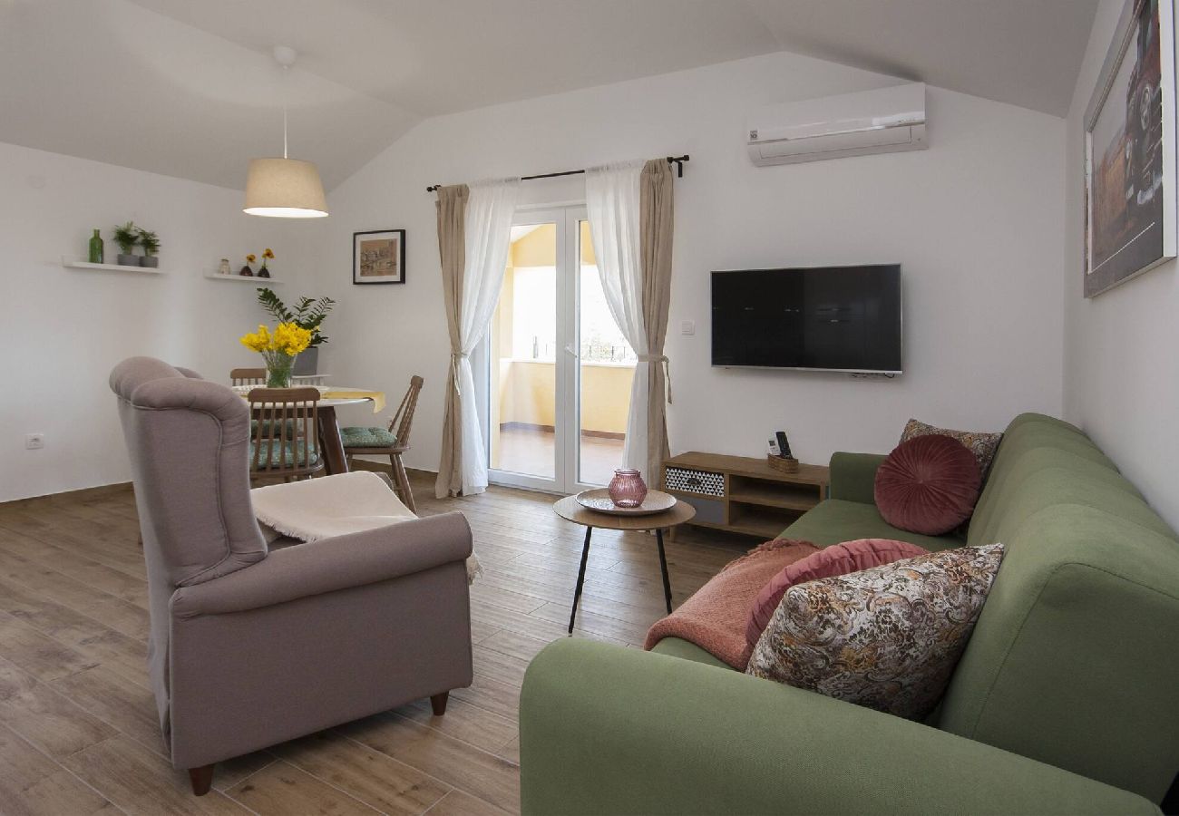 Ferienwohnung in Šibenik-Brodarica - Apartments Tonia - Apartment mit einem Schlafzimmer und Meerblick (Mala A1)