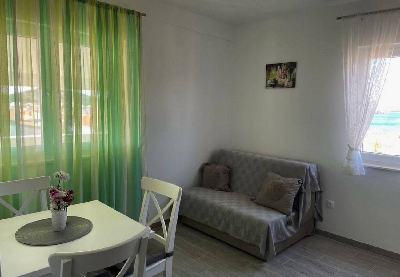 Ferienwohnung in Murter - Apartments Kostelić - Apartment mit einem Schlafzimmer und Meerblick A3