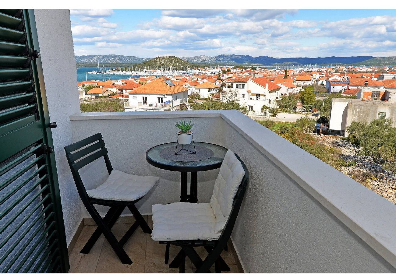 Ferienwohnung in Murter - Apartments Kostelić - Apartment mit einem Schlafzimmer und Meerblick A1