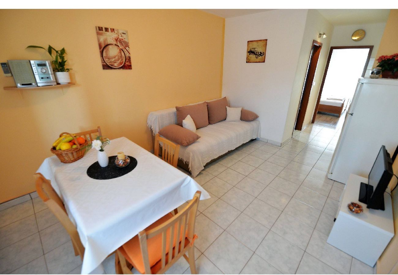 Ferienwohnung in Murter - Apartments Kostelić - Apartment mit einem Schlafzimmer und Meerblick A1