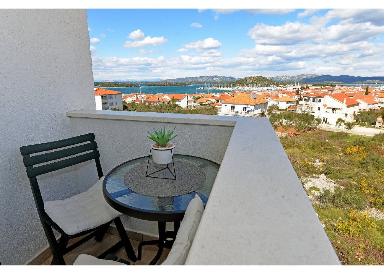 Ferienwohnung in Murter - Apartments Kostelić - Apartment mit einem Schlafzimmer und Meerblick A1