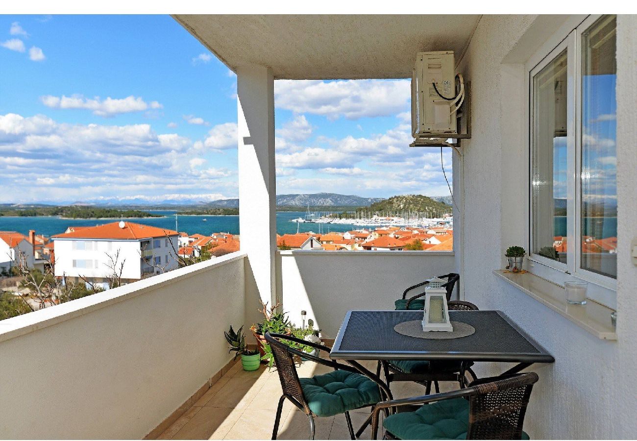 Ferienwohnung in Murter - Apartments Kostelić - Apartment mit einem Schlafzimmer und Meerblick A1