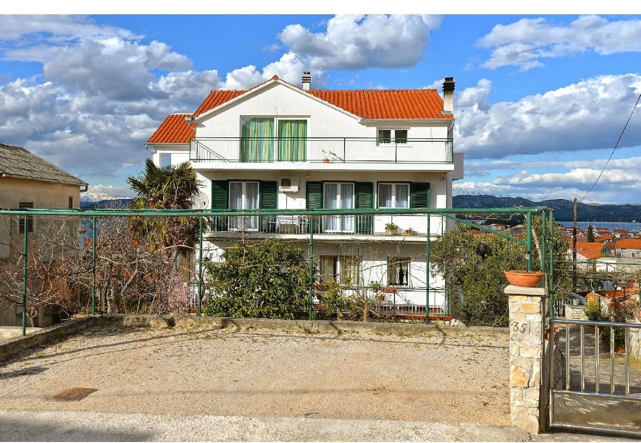 Ferienwohnung in Murter - Apartments Kostelić - Apartment mit einem Schlafzimmer und Meerblick A1